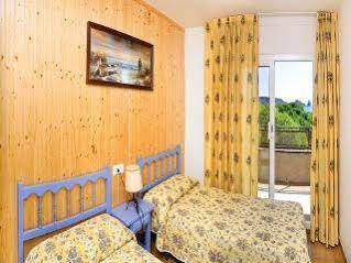 Aparthotel Sallés Beach 3*