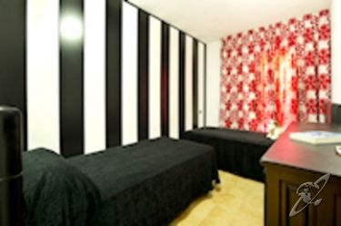 Salles Aparthotel 3*